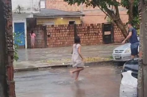 Chuva Forte Em Manaus Alaga Vias E Invade Casas Portal Zona Franca