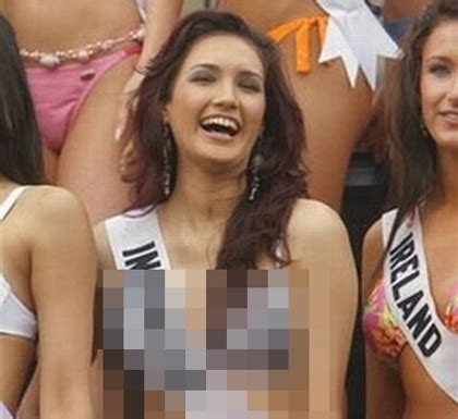 Pose Bikini Artis Indonesia Paling Heboh