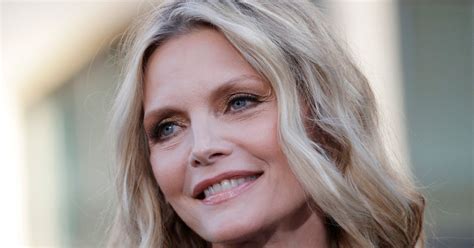 Rayonnante à 65 ans Michelle Pfeiffer a surpris ses fans avec un