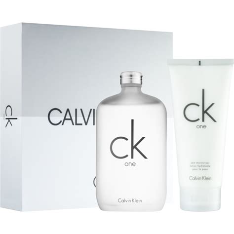 Calvin Klein CK One, Gift Set II. | notino.fi