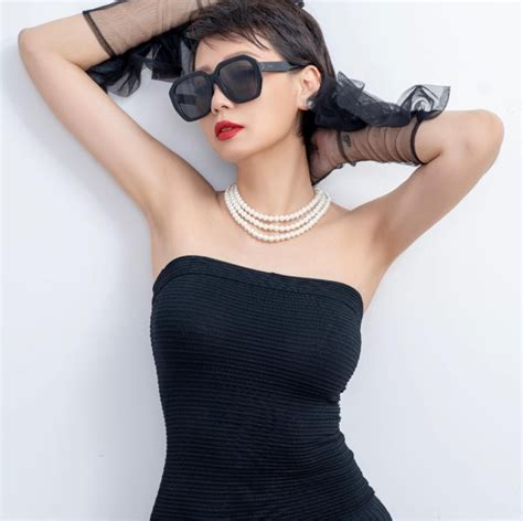 Mẹ vợ hot nhất làng bóng đá tranh thủ khoe body sexy chiến đét trước ngày Doãn Hải My sinh