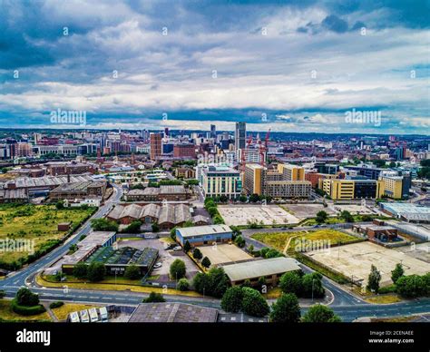 Leeds city skyline panorama at night hi-res stock photography and images - Alamy