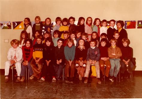 Photo De Classe CE1 Ou CE2 1974 Ou 75 De 1975 Ecole Jules Ferry