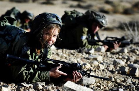 Congressional commission studies women in combat | DefenceTalk