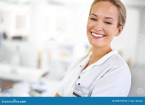 Love it in the Lab. a Cropped Portrait of a Beautiful Scientist ...