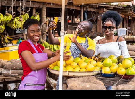 African Market Scene Hi Res Stock Photography And Images Alamy