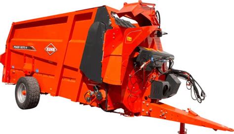 Pailleuse traînée PRIMOR 15070 M KUHN S A pour alimentation