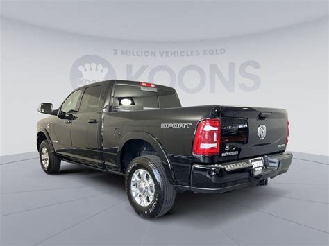 2022 Ram 2500 Laramie 5404 Miles Diamond Black Crystal Pearlcoat Used