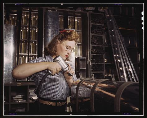 Stunning Vintage Photos Of Wartime Women At Work