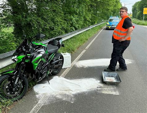 Unfall In Erkelenz Motorradfahrer Verliert Kontrolle