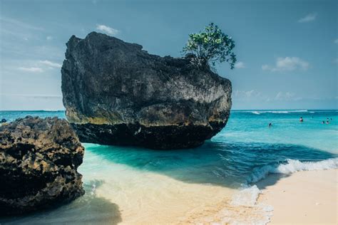 Large Rock On Beach Royalty Free Stock Photo