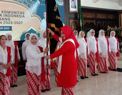 Tjitrawatie Ajak Ibu Ibu Dan Mahasiswa Jombang Lestarikan Budaya