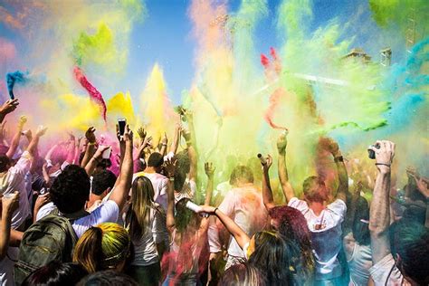 Some Best Holi Party Places In Delhi Or Ncr Holi Pool Party Places In