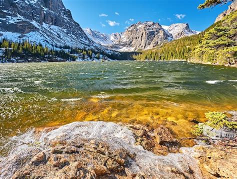 El lago loch montañas rocosas colorado ee uu Foto Premium