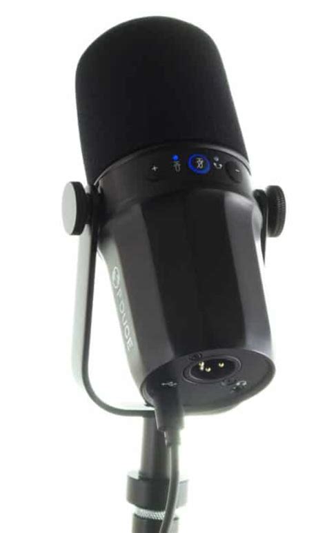 Fduce Sl In Test Microphone With A Lot Of Metal Xlr And Usb