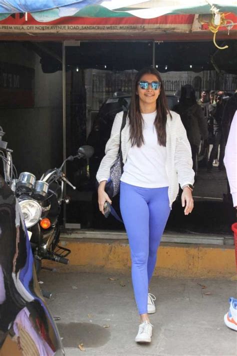 Priyanka Chopra Hot 36492 In 2020 Girls In Leggings Most Beautiful