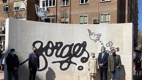 Alcalá de Henares inaugura un monumento y una glorieta dedicados a Forges