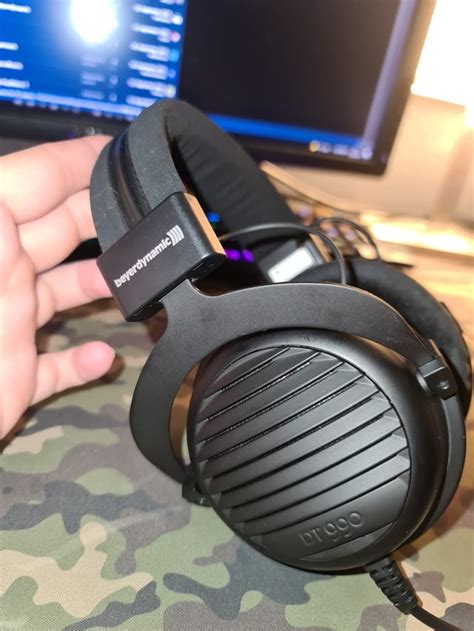 Look what just arrived (DT 990 BLACK SPECIAL EDITION) : r/headphones