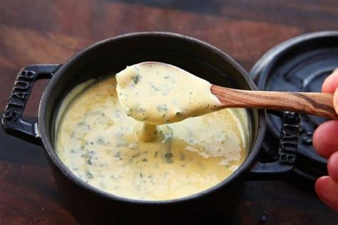 Make utterly delicious Béarnaise Sauce - Perfect with eggs, steak