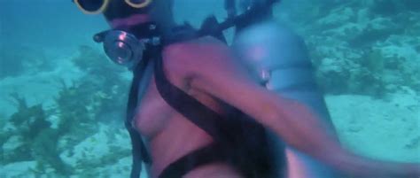 Nude Video Celebs Auretta Gay Nude Zombi