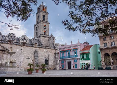 Plaza de san fransisco Fotos und Bildmaterial in hoher Auflösung Alamy