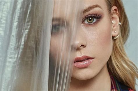 Relajada y con un bikini animal print Ester Expósito disfruta así del éxito de Élite Infobae