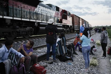 Wave Of Migrants That Halted Trains In Mexico Started With Migrant