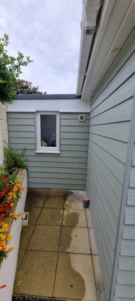 C06 Grey Green Cedral Lap Cladding Mullion Cornwall Elite Cladding