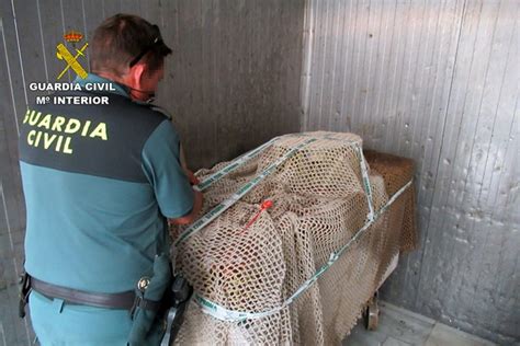 La Guardia Civil detecta la pesca ilícita de cerca de 200 kilos de