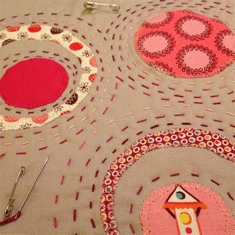 More Hand Quilting On A Circles Mug Rug Circle Quilts Hand Quilting