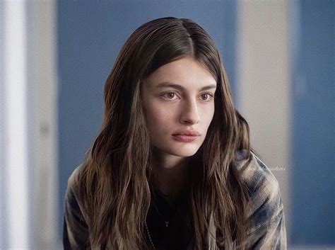 Booksmart Star Diana Silvers Loved Her Characters Awkward Sex Scene Artofit