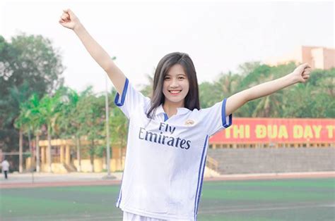 Những hình ảnh hot girl đá bóng xinh chất ngất nhất hiện nay