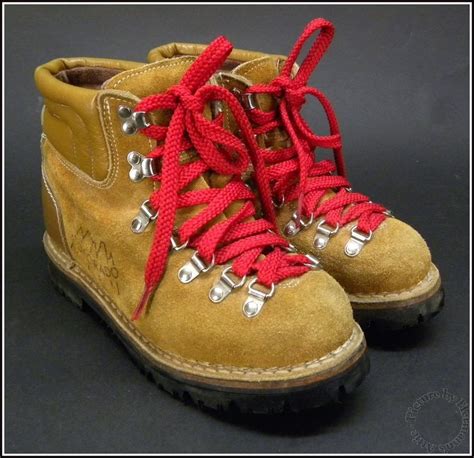 1980 S Vintage Colorado Leather Hiking Boots With Vibram Soles And Red Laces Sz 7 Colorado