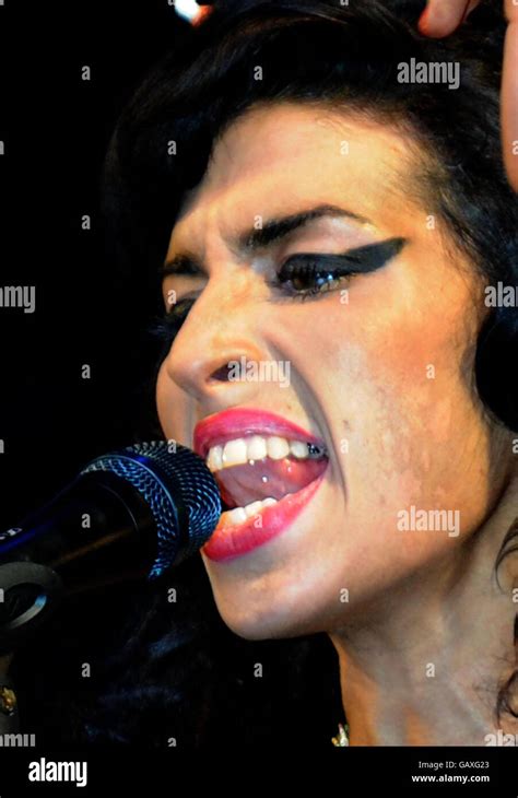 Amy Winehouse Performing On Stage Hi Res Stock Photography And Images