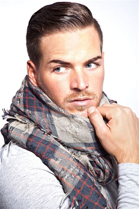 Hombre Joven Hermoso Foto De Archivo Imagen De Brunette