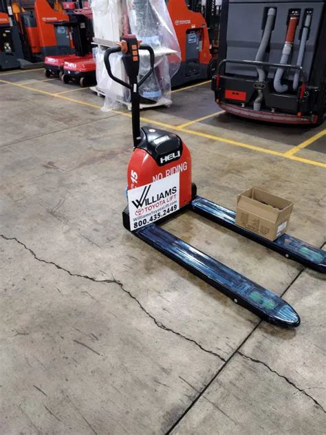 3 300 Cap Electric Walkie Pallet Jack New CBD15J Li3 Williams Toyota