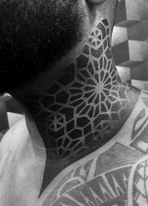 Tatuagem Geom Trica No Pesco O Studio Fp Tattoo