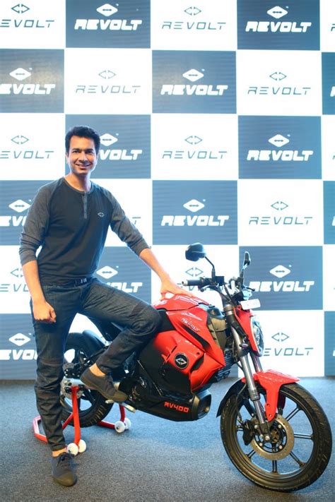 Revolt Intellicorp Intoduces India S First AI Enabled RV 400 Electric