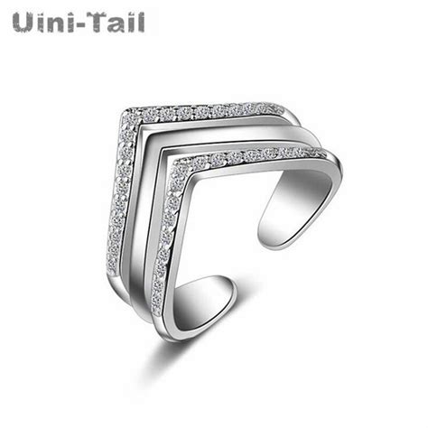 Uini tail anillo abierto en forma de V de geometría de plata tibetana