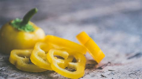 Yellow Bell Peppers Nutrition Benefits And How To Use It Healthshots