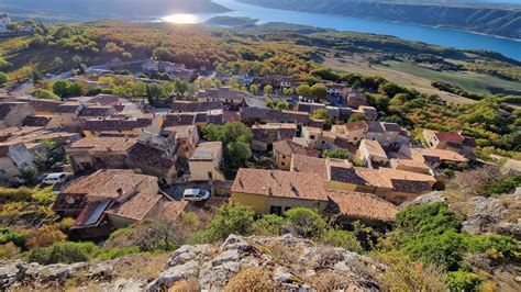 Aiguines La Porte Enchantée des Gorges du Verdon Authenticité Vue