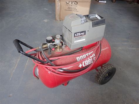 Porter Cable 2 Hp Air Compressor 20 Gal Tank 115 Volts Compresseur À Air Porter Cable