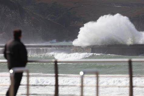 Euskadi Activa Este Lunes El Aviso Amarillo Por Olas Y Nieve Onda Vasca