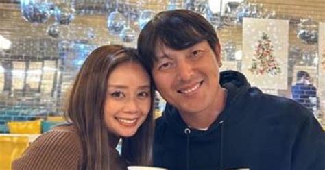 岩隈久志、妻と結婚20周年の“ラブラブ2ショット” いつまでも新婚のような2人に「理想の夫婦」「お似合い」（22 ページ） ねとらぼ