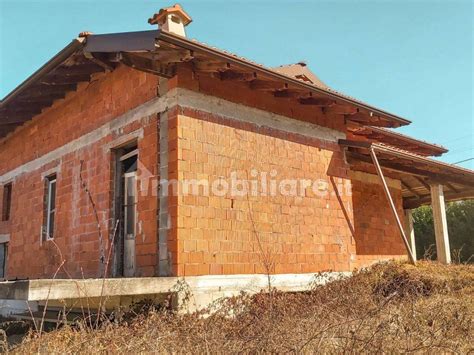 Vendita Villa Unifamiliare In Via Visconti Agrate Conturbia Nuova