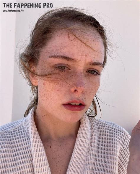 Suzanna Son Nude And Sexy 31 Photos The Fappening