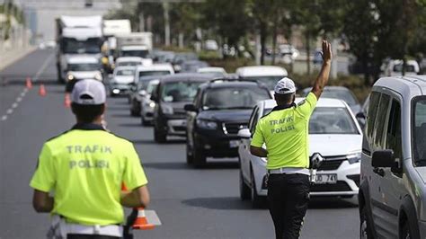 İçişleri Bakanı Ali Yerlikaya Kurban Bayramı tatilinde trafik kazası