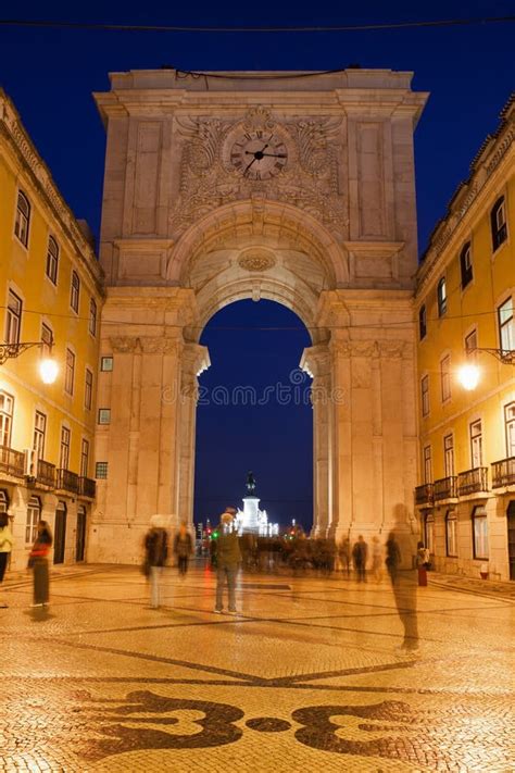 Rua Augusta Arch Bij Zonsopgang In Lissabon Stock Afbeelding Image Of