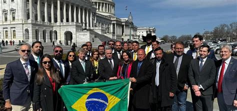 PSOL pede que Eduardo Bolsonaro e Gustavo Gayer sejam incluídos nos