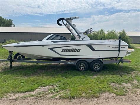 2022 Malibu Wakesetter 24 MXZ Minnesota Inboard Water Sports